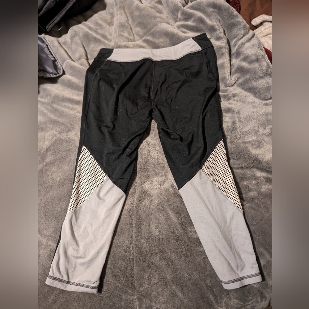 Under Armour crop leggings colorblock gray black size‎ M - Picture 2 of 2